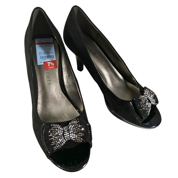 NWT! KAREN SCOTT! "BELLA" BLACK OPEN TOE W/SILVER & BLACK BOW TIE HEELS! SZ 7.5M - Picture 10 of 10
